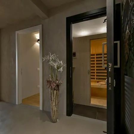 아파트 Luxurious Renaissance Flat In