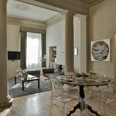 Luxurious Renaissance Flat In 피렌체