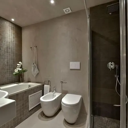 아파트 Luxurious Renaissance Flat In