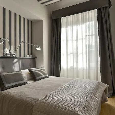 아파트 Luxurious Renaissance Flat In *