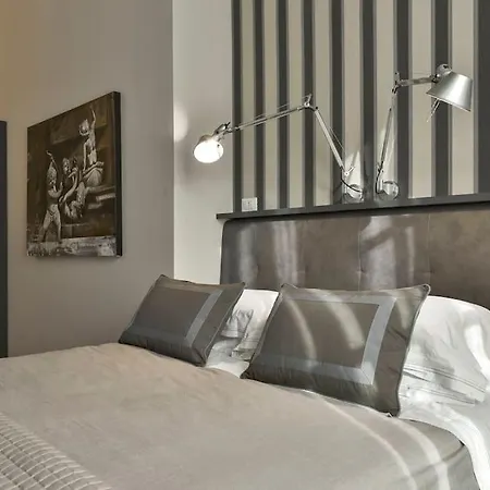 Luxurious Renaissance Flat In 피렌체