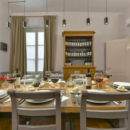 Luxurious Renaissance Flat In 피렌체