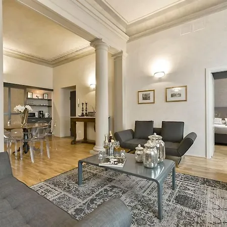 Luxurious Renaissance Flat In 피렌체