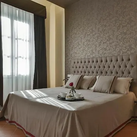 Apartment Luxurious Renaissance Flat In *